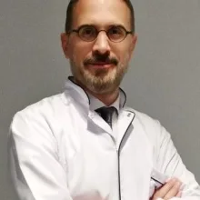 Prof. Dr. Hakan Birkent — Kulak Burun Boğaz, İstanbul. Portre fotoğrafı.