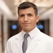 Op. Dr. Eyüp Varol — Beyin Ve Sinir Cerrahisi, Bakırköy, İstanbul. Portre fotoğrafı.