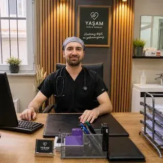Dr. İsa Koca — Pratisyen, İstanbul. Portre fotoğrafı.