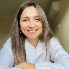Uzm. Dr. Hande Özkan — Çocuk Sağlığı Ve Hastalıkları, Bodrum, Muğla. Portre fotoğrafı.
