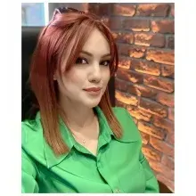 Psk. Fatma Şeyma Bayraktar — Psikoloji, İstanbul. Portre fotoğrafı.