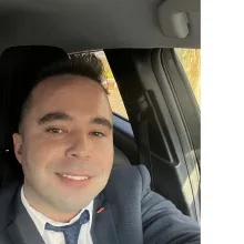 Dr. Mert Saydam — Pratisyen, Aydın. Portre fotoğrafı.
