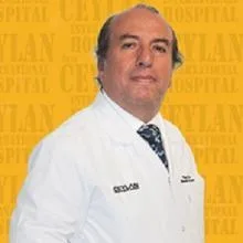Uzm. Dr. Mustafa Şenyurt — Çocuk Sağlığı Ve Hastalıkları, Bursa. Portre fotoğrafı.