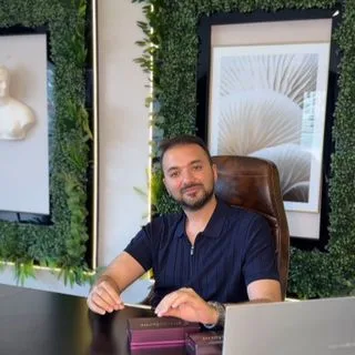 Dr. Alp Atabay — Sertifikalı Medikal Estetik, Samsun. Portre fotoğrafı.