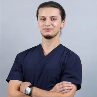 Dr. Dt. İlkin Babakişi — İstanbul. Portre fotoğrafı.