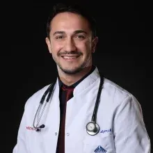 Dr. Umut Aylanşık — Pratisyen, Sancaktepe, İstanbul. Portre fotoğrafı.