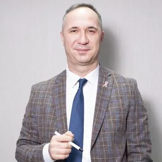 Prof. Dr. Atakan Sezer — Genel Cerrahi, Edirne. Portre fotoğrafı.
