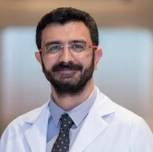 Prof. Dr. Ahmet Öğrenci — Beyin Ve Sinir Cerrahisi, Ataşehir, İstanbul. Portre fotoğrafı.