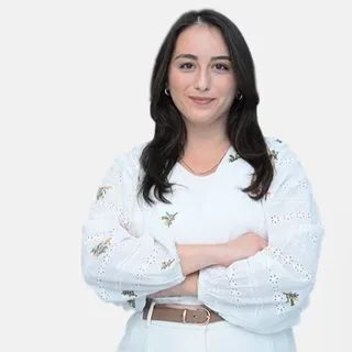 Dt. Meryem Gezer Candemir — Diş Hekimi, Tepebaşı, Eskişehir. Portre fotoğrafı.