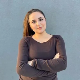 Psk. Feride Balaban — Psikoloji. Portre fotoğrafı.