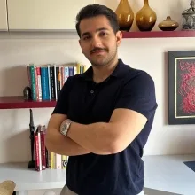 Psk. Tankut Tabak — Psikoloji, İzmir. Portre fotoğrafı.