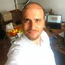Uzm. Dyt. Mehmet Mahmut Ünal — Diyetisyen, İstanbul. Portre fotoğrafı.