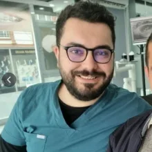 Dt. Mehmet Yavuz Arpacı — Diş Hekimi, İstanbul. Portre fotoğrafı.