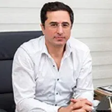 Op. Dr. Bülent Hazer — Sakarya. Portre fotoğrafı.
