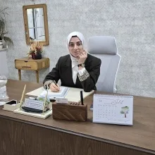 Uzm. Dr. Esra Yıldırım Özyurt — Çocuk ve Ergen Psikiyatrisi, Kocaeli. Portre fotoğrafı.