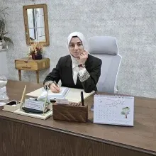 Uzm. Dr. Esra Yıldırım Özyurt — Çocuk ve Ergen Psikiyatrisi, Kocaeli. Portre fotoğrafı.