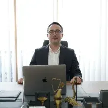 Uzm. Dr. Ufuk Değirmenci — İstanbul. Portre fotoğrafı.