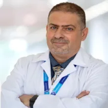 Uzm. Dr. Yılmaz Niyazi Yazman — Nöroloji, Antalya. Portre fotoğrafı.