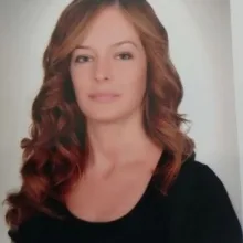 Dt. Melek Günel — Diş Hekimi, Alanya, Antalya. Portre fotoğrafı.