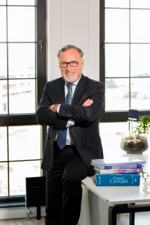 Prof. Dr. Enver İhtiyar profilinde yer alan galeri fotoğrafı.