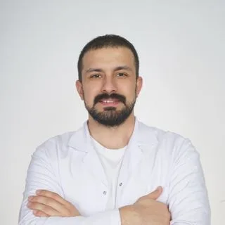 Fzt. Burak Altun — Fizyoterapi Ve Rehabilitasyon, İstanbul. Portre fotoğrafı.