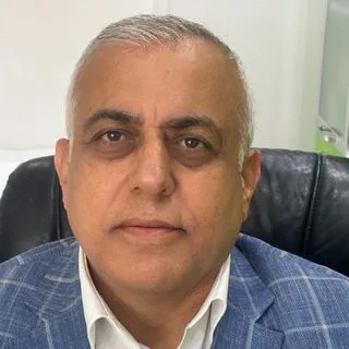 Dr. Azem Çobaner — Nükleer Tıp, Antalya. Portre fotoğrafı.