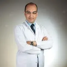 Uzm. Dr. Şenol Tayyar — Kardiyoloji, Isparta. Portre fotoğrafı.