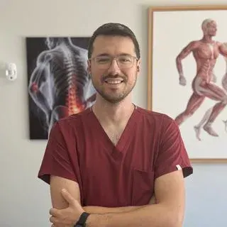 Fzt. Onur Akkız — Fizyoterapi Ve Rehabilitasyon, Muğla. Portre fotoğrafı.
