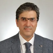 Doç. Dr. Akif Koç — Üroloji, Yıldırım, Bursa. Portre fotoğrafı.