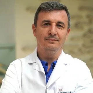 Uzm. Dr. Abdullah Sığanık — İç Hastalıkları, Beylikdüzü, İstanbul. Portre fotoğrafı.