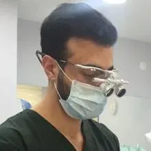 Dt. Sahand Taheri — Diş Hekimi, Beşiktaş, İstanbul. Portre fotoğrafı.