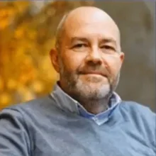 Dr. Hakkı Kumuşoğlu — Pratisyen, İstanbul. Portre fotoğrafı.
