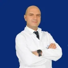 Prof. Dr. Deniz Tuna Edizer — Kulak Burun Boğaz, Küçükçekmece, İstanbul. Portre fotoğrafı.