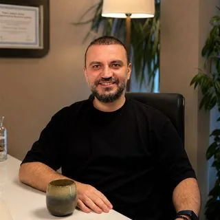 Doç. Dr. Arda Kazım Demirkan — İlkadım, Samsun. Portre fotoğrafı.