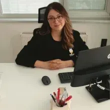 Dr. Dt. Pınar Hacım Mehmedali — Çankaya, Ankara. Portre fotoğrafı.
