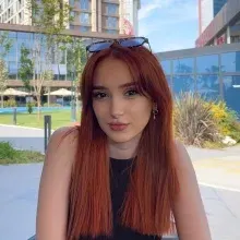 Dkt. İrem Çetin — Dil ve konuşma terapisi, Bartın. Portre fotoğrafı.