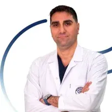 Op. Dr. Veyis Keskin — Kadın Hastalıkları Ve Doğum, Diyarbakır. Portre fotoğrafı.