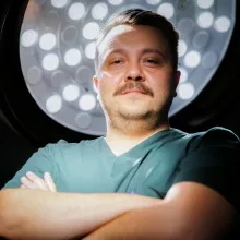 Doç. Dr. İsmail Bozkurt — Beyin Ve Sinir Cerrahisi, Yenimahalle, Ankara. Portre fotoğrafı.