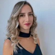 Psk. | Bilim Uzmanı Özlem Veral — Psikoloji, Bursa. Portre fotoğrafı.