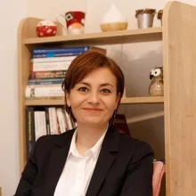 Serap Demiray — Aile Danışmanlığı, Ankara. Portre fotoğrafı.