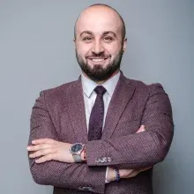 Op. Dr. Emrah Çelik — Kulak Burun Boğaz, İstanbul. Portre fotoğrafı.