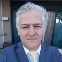 Prof. Dr. N. Çağlar Temiz — Beyin Ve Sinir Cerrahisi, Keçiören, Ankara. Portre fotoğrafı.