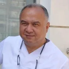 Dt. Bülent Keskin — Diş Hekimi, Çankaya, Ankara. Portre fotoğrafı.