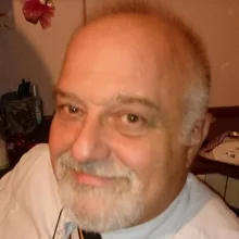 Uzm. Dr. Mustafa Çam — Psikiyatri, İstanbul. Portre fotoğrafı.