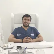 Dt. Mazlum Akdaş — Diş Hekimi, Batman. Portre fotoğrafı.