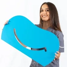 Dt. Semen Şeyma Ataç — Diş Hekimi, İstanbul. Portre fotoğrafı.