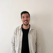 Dkt. Semih Berk Özcan — Dil ve Konuşma Terapisi, Balıkesir. Portre fotoğrafı.