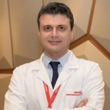 Op. Dr. Ömer Faruk Öğe — Göz Hastalıkları, Pendik, İstanbul. Portre fotoğrafı.