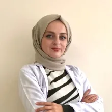 Psk. Büşra Özdemir — Psikoloji, Düzce. Portre fotoğrafı.
