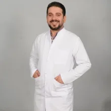 Uzm. Dr. Serdar Karakaş — Çocuk Sağlığı Ve Hastalıkları, Çankaya, Ankara. Portre fotoğrafı.